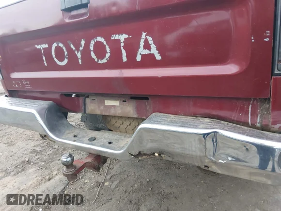 ✅ 1991 Toyota Pickup DLX • VIN: JT4VN13D1M5064035 • Lot: 44955626. Wystawiony na IAAI z przebiegiem 225 425 mil. Bezpłatny archiwum sprzedaży aukcyjnych z USA i szczegółowy raport historii pojazdu na DreamBid. Zdjęcie 6.