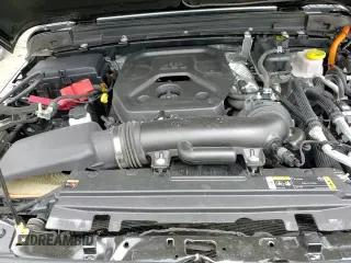 ✅ 2024 Jeep Wrangler Sahara • VIN: 1C4RJXP6XRW274744 • Lot: 53604185. Wystawiony na Copart z przebiegiem 26 306 mil. Bezpłatny archiwum sprzedaży aukcyjnych z USA i szczegółowy raport historii pojazdu na DreamBid. Zdjęcie 13.