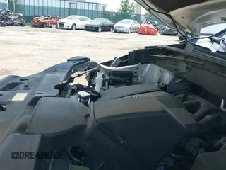 ✅ 2019 Toyota Highlander SE • VIN: 5TDJZRFH4KS597195 • Lot: 42871279. Listed on IAAI with 111,782 mi. Free auction sales archive from the USA and detailed vehicle history report at DreamBid. Image 20.