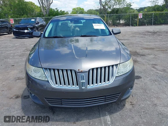 ✅ 2011 Lincoln MKS • VIN: 1LNHL9DR7BG611611 • Лот: 42281272. Опубліковано раніше на IAAI з пробігом 160 054 миль. Безкоштовний доступ до архіву аукціонних продажів зі США та докладний звіт про історію автомобіля на DreamBid. Зображення 6.