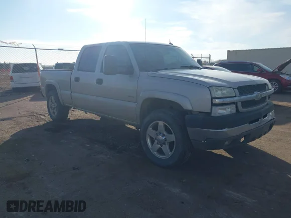 ✅ 2004 Chevrolet Silverado 2500HD LT • VIN: 1GCHK23244F215082 • Лот: 43749915. Опубліковано раніше на IAAI з пробігом 204 619 миль. Безкоштовний доступ до архіву аукціонних продажів зі США та докладний звіт про історію автомобіля на DreamBid. Зображення 1.