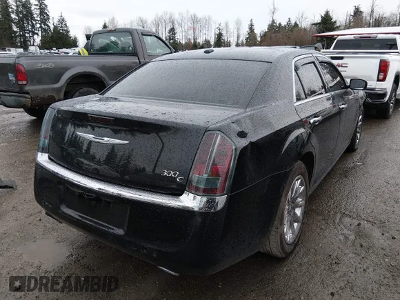 ✅ 2013 Chrysler 300 C • VIN: 2C3CCAET6DH697323 • Lot: 44457275. Wystawiony na IAAI z przebiegiem 117 968 mil. Bezpłatny archiwum sprzedaży aukcyjnych z USA i szczegółowy raport historii pojazdu na DreamBid. Zdjęcie 4.