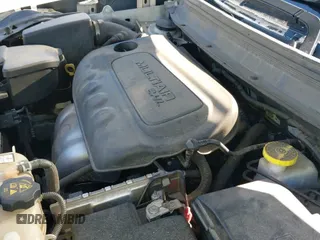 ✅ 2019 Jeep Cherokee Latitude Plus • VIN: 1C4PJLLB2KD296144 • Lot: 41681051. Wystawiony na IAAI z przebiegiem 199 698 mil. Bezpłatny archiwum sprzedaży aukcyjnych z USA i szczegółowy raport historii pojazdu na DreamBid. Zdjęcie 19.