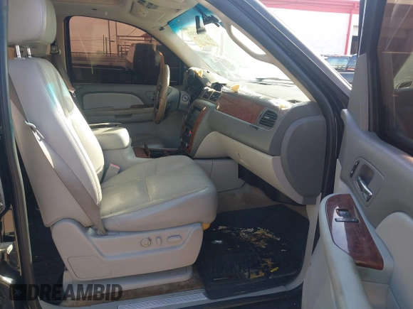 ✅ 2007 Chevrolet Suburban LT • VIN: 3GNFC160X7G273605 • Lot: 44311311. Wystawiony na IAAI z przebiegiem 178 887 mil. Bezpłatny archiwum sprzedaży aukcyjnych z USA i szczegółowy raport historii pojazdu na DreamBid. Zdjęcie 5.