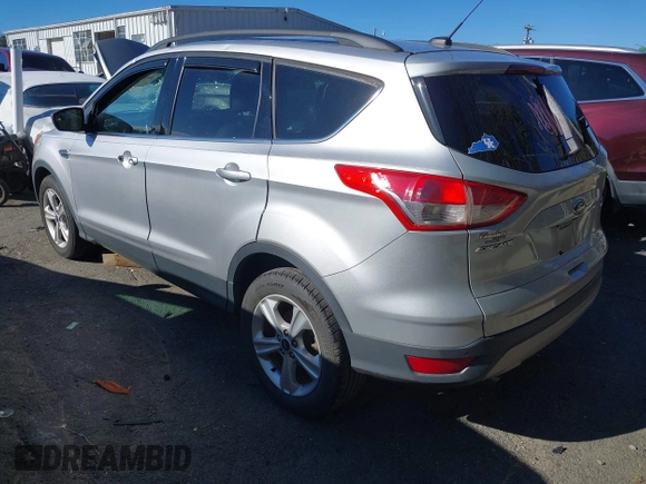 ✅ 2015 Ford Escape SE • VIN: 1FMCU9GX7FUB50757 • Lot: 44636043. Wystawiony na IAAI z przebiegiem 189 416 mil. Bezpłatny archiwum sprzedaży aukcyjnych z USA i szczegółowy raport historii pojazdu na DreamBid. Zdjęcie 3.