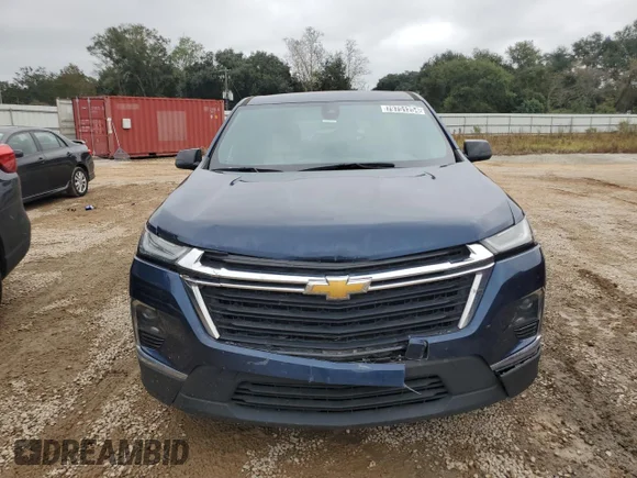 ✅ 2023 Chevrolet Traverse LS • VIN: 1GNERFKWXPJ249756 • Lot: 79751254. Wystawiony na Copart z przebiegiem 39 954 mil. Bezpłatny archiwum sprzedaży aukcyjnych z USA i szczegółowy raport historii pojazdu na DreamBid. Zdjęcie 5.