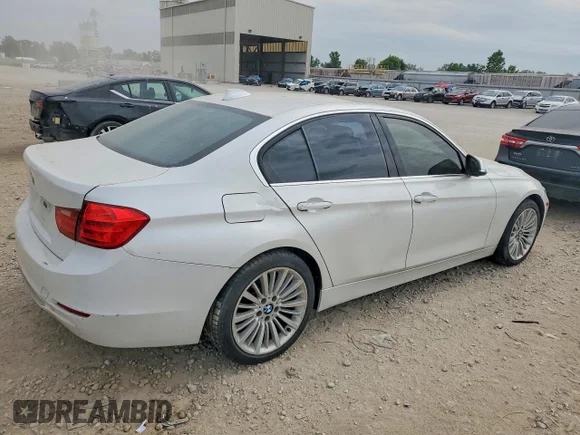✅ 2013 BMW 3 Series 328i xDrive • VIN: WBA3B3C5XDF539614 • Лот: 55444956. Опубликован ранее на Copart с пробегом 183 496 миль. Бесплатный доступ к архиву аукционных продаж из США и подробный отчёт об истории автомобиля на DreamBid. Изображение 3.