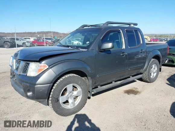 ✅ 2006 Nissan Frontier LE • VIN: 1N6AD07W06C402348 • Lot: 44488765. Wystawiony na IAAI z przebiegiem 194 743 mil. Bezpłatny archiwum sprzedaży aukcyjnych z USA i szczegółowy raport historii pojazdu na DreamBid. Zdjęcie 2.