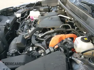 ✅ 2024 Toyota RAV4 Hybrid XSE • VIN: 2T3E6RFV5RW064944 • Lot: 43824865. Wystawiony na IAAI z przebiegiem 15 853 mil. Bezpłatny archiwum sprzedaży aukcyjnych z USA i szczegółowy raport historii pojazdu na DreamBid. Zdjęcie 19.