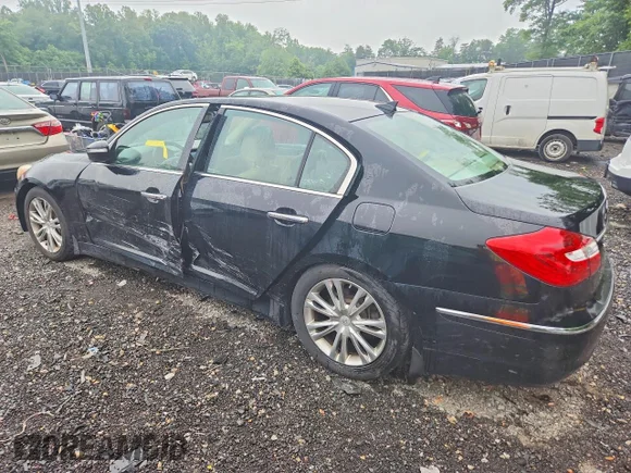 ✅ 2013 Hyundai Genesis 3.8L • VIN: KMHGC4DDXDU236773 • Lot: 56746496. Wystawiony na Copart z przebiegiem 117 577 mil. Bezpłatny archiwum sprzedaży aukcyjnych z USA i szczegółowy raport historii pojazdu na DreamBid. Zdjęcie 2.