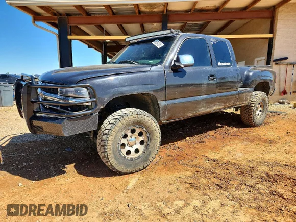 ✅ 2000 Chevrolet Silverado 1500 LS • VIN: 2GCEC19T0Y1376827 • Lot: 46534326. Wystawiony na Copart z przebiegiem 305 483 mil. Bezpłatny archiwum sprzedaży aukcyjnych z USA i szczegółowy raport historii pojazdu na DreamBid. Zdjęcie 1.