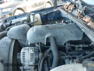 ✅ 2004 Chevrolet Silverado 1500 • VIN: 2GCEK19T941230701 • Lot: 43678643. Wystawiony na IAAI z przebiegiem 268 199 mil. Bezpłatny archiwum sprzedaży aukcyjnych z USA i szczegółowy raport historii pojazdu na DreamBid. Zdjęcie 12.