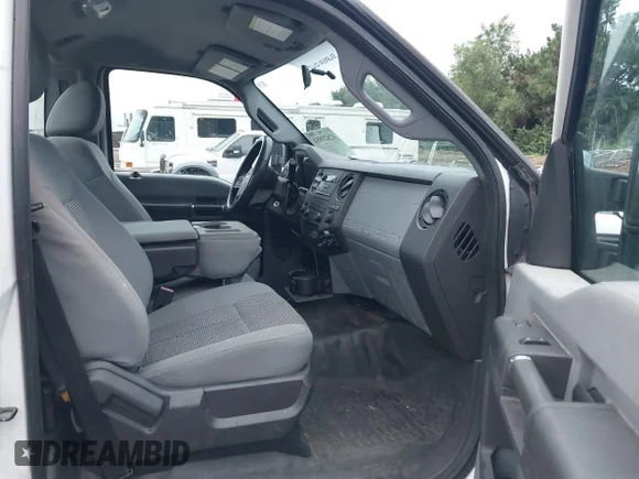 ✅ 2014 Ford F-350 XL • VIN: 1FTBF3B65EEB53963 • Лот: 42623551. Опубликован ранее на IAAI с пробегом 141 229 миль. Бесплатный доступ к архиву аукционных продаж из США и подробный отчёт об истории автомобиля на DreamBid. Изображение 5.