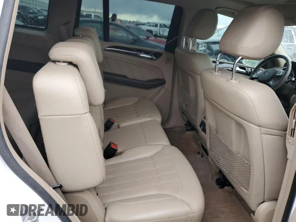 ✅ 2015 Mercedes-Benz GL 450 • VIN: 4JGDF6EE2FA451730 • Lot: 70329702. Wystawiony na Copart z przebiegiem 119 340 mil. Bezpłatny archiwum sprzedaży aukcyjnych z USA i szczegółowy raport historii pojazdu na DreamBid. Zdjęcie 11.