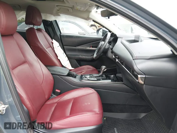 ✅ 2025 Mazda CX-30 S Preferred • VIN: 3MVDMBCM3SM778260 • Lot: 44584194. Wystawiony na IAAI z przebiegiem 28 726 mil. Bezpłatny archiwum sprzedaży aukcyjnych z USA i szczegółowy raport historii pojazdu na DreamBid. Zdjęcie 5.