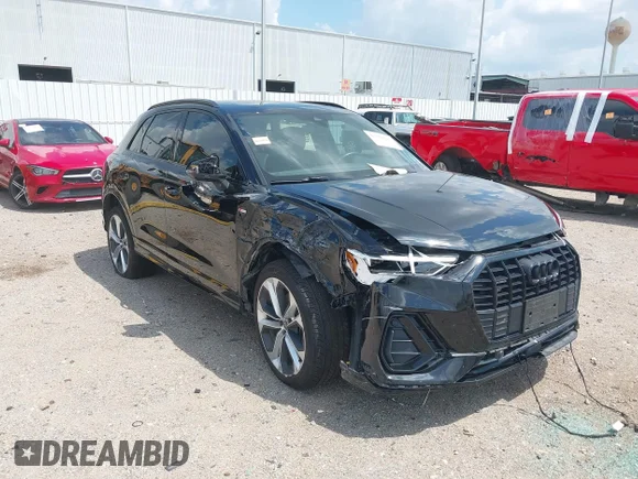 ✅ 2022 Audi Q3 S line Premium Plus • VIN: WA1EECF33N1121854 • Lot: 43111647. Wystawiony na IAAI z przebiegiem 50 748 mil. Bezpłatny archiwum sprzedaży aukcyjnych z USA i szczegółowy raport historii pojazdu na DreamBid. Zdjęcie 1.