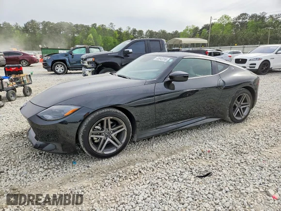 ✅ 2025 Nissan Z Sport • VIN: JN1BZ4AH6SM411637 • Лот: 48942256. Опубликован ранее на Copart с пробегом 9 264 миль. Бесплатный доступ к архиву аукционных продаж из США и подробный отчёт об истории автомобиля на DreamBid. Изображение 1.