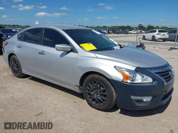 ✅ 2015 Nissan Altima S • VIN: 1N4AL3APXFC479999 • Lot: 45348086. Wystawiony na IAAI z przebiegiem 243 067 mil. Bezpłatny archiwum sprzedaży aukcyjnych z USA i szczegółowy raport historii pojazdu na DreamBid. Zdjęcie 1.