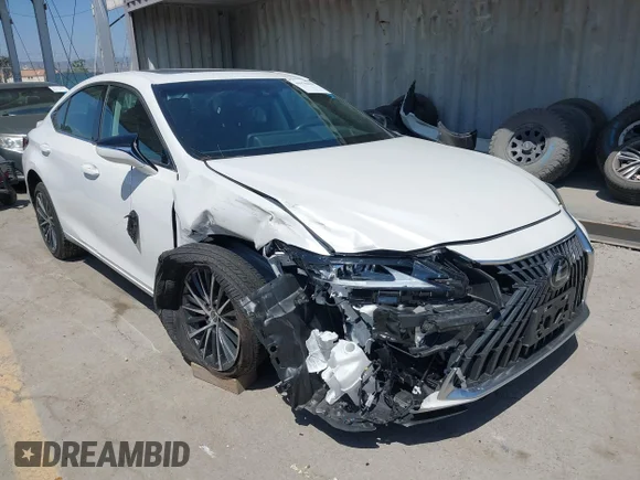 ✅ 2025 Lexus ES 300h • VIN: 58ADA1C15SU068190 • Lot: 44970829. Wystawiony na IAAI z przebiegiem 9 118 mil. Bezpłatny archiwum sprzedaży aukcyjnych z USA i szczegółowy raport historii pojazdu na DreamBid. Zdjęcie 1.