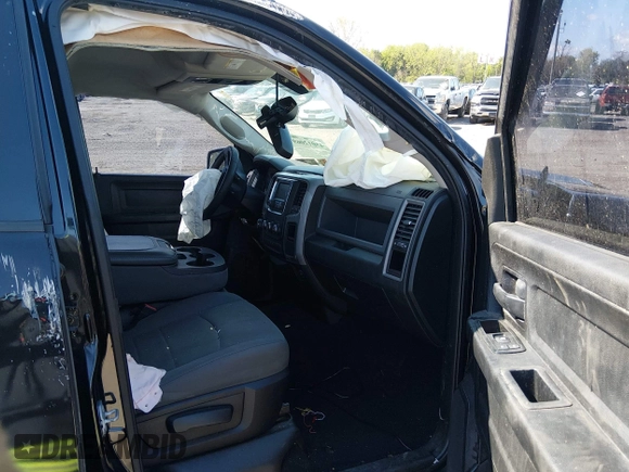 ✅ 2015 Ram 1500 Tradesman • VIN: 1C6RR7FT8FS671928 • Lot: 45012069. Wystawiony na IAAI z przebiegiem 92 217 mil. Bezpłatny archiwum sprzedaży aukcyjnych z USA i szczegółowy raport historii pojazdu na DreamBid. Zdjęcie 5.