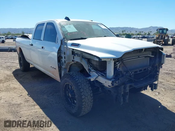 ✅ 2020 Ram 2500 Tradesman • VIN: 3C6UR4HJ0LG216532 • Лот: 43324377. Опубліковано раніше на IAAI з пробігом 214 883 миль. Безкоштовний доступ до архіву аукціонних продажів зі США та докладний звіт про історію автомобіля на DreamBid. Зображення 1.