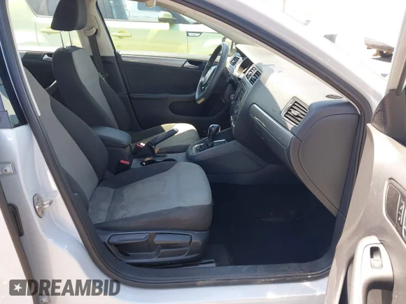 ✅ 2018 Volkswagen Jetta S • VIN: 3VW2B7AJ2JM245073 • Lot: 45021704. Wystawiony na IAAI z przebiegiem 87 278 mil. Bezpłatny archiwum sprzedaży aukcyjnych z USA i szczegółowy raport historii pojazdu na DreamBid. Zdjęcie 5.