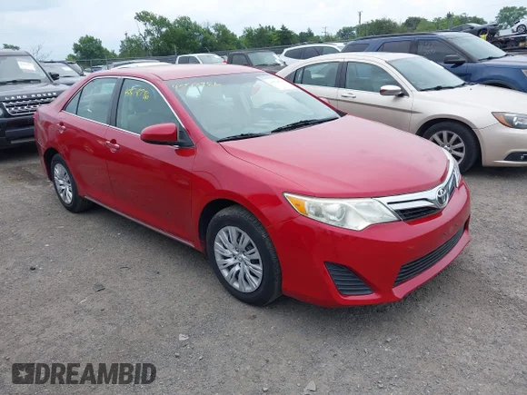 ✅ 2013 Toyota Camry SE • VIN: 4T1BF1FK2DU724420 • Lot: 45518786. Wystawiony na IAAI z przebiegiem 260 330 mil. Bezpłatny archiwum sprzedaży aukcyjnych z USA i szczegółowy raport historii pojazdu na DreamBid. Zdjęcie 1.