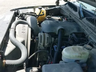 ✅ 2003 GMC Yukon XL SLT • VIN: 1GKFK16ZX3J132945 • Lot: 42805519. Listed on IAAI with 227,617 mi. Free auction sales archive from the USA and detailed vehicle history report at DreamBid. Image 23.