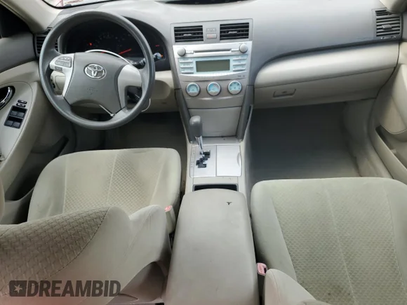 ✅ 2007 Toyota Camry LE • VIN: 4T1BE46K47U084719 • Lot: 80297185. Wystawiony na Copart z przebiegiem 124 902 mil. Bezpłatny archiwum sprzedaży aukcyjnych z USA i szczegółowy raport historii pojazdu na DreamBid. Zdjęcie 8.