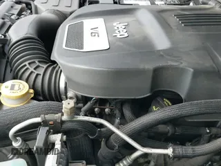 ✅ 2016 Jeep Wrangler Unlimited Sahara • VIN: 1C4BJWEG6GL151707 • Lot: 43627389. Wystawiony na IAAI z przebiegiem 50 385 mil. Bezpłatny archiwum sprzedaży aukcyjnych z USA i szczegółowy raport historii pojazdu na DreamBid. Zdjęcie 19.