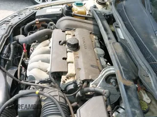 ✅ 2004 Volvo V70 • VIN: YV1SW64A242432672 • Lot: 42828507. Listed on IAAI with 165,470 mi. Free auction sales archive from the USA and detailed vehicle history report at DreamBid. Image 16.