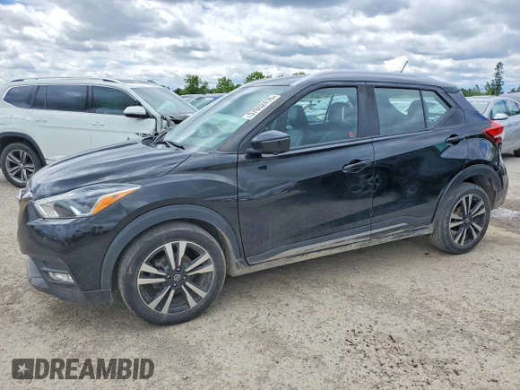✅ 2019 Nissan Kicks S • VIN: 3N1CP5CU9KL527662 • Лот: 57652416. Опубліковано раніше на Copart з пробігом 89 297 миль. Безкоштовний доступ до архіву аукціонних продажів зі США та докладний звіт про історію автомобіля на DreamBid. Зображення 1.