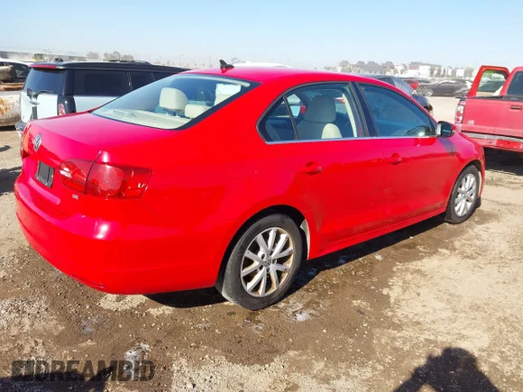 ✅ 2014 Volkswagen Jetta SE • VIN: 3VWB17AJ2EM366341 • Lot: 43996925. Wystawiony na IAAI z przebiegiem 167 601 mil. Bezpłatny archiwum sprzedaży aukcyjnych z USA i szczegółowy raport historii pojazdu na DreamBid. Zdjęcie 4.