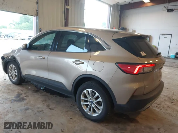 ✅ 2020 Ford Escape SE • VIN: 1FMCU9G6XLUB63795 • Lot: 45461895. Wystawiony na IAAI z przebiegiem 87 238 mil. Bezpłatny archiwum sprzedaży aukcyjnych z USA i szczegółowy raport historii pojazdu na DreamBid. Zdjęcie 3.