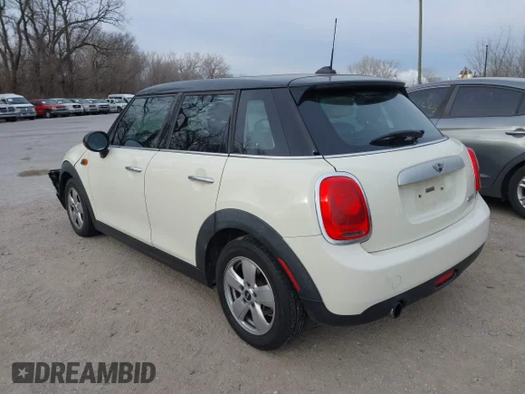 ✅ 2015 MINI Hardtop 4 Door • VIN: WMWXS5C50FT827577 • Lot: 44684788. Wystawiony na IAAI z przebiegiem 222 606 mil. Bezpłatny archiwum sprzedaży aukcyjnych z USA i szczegółowy raport historii pojazdu na DreamBid. Zdjęcie 3.