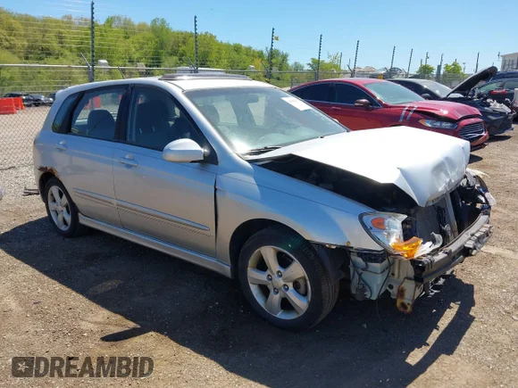 ✅ 2009 Kia Spectra Spectra5 • VIN: KNAFE241995025163 • Lot: 45084378. Wystawiony na IAAI z przebiegiem 177 899 mil. Bezpłatny archiwum sprzedaży aukcyjnych z USA i szczegółowy raport historii pojazdu na DreamBid. Zdjęcie 1.