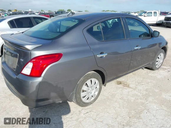 ✅ 2017 Nissan Versa S Plus • VIN: 3N1CN7AP3HL821341 • Лот: 45205380. Опубліковано раніше на IAAI з пробігом 146 621 миль. Безкоштовний доступ до архіву аукціонних продажів зі США та докладний звіт про історію автомобіля на DreamBid. Зображення 4.