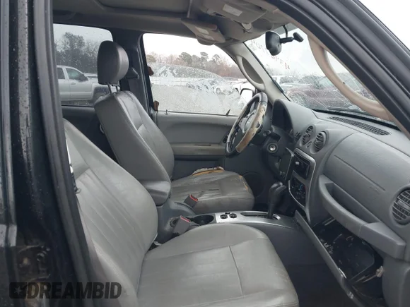 ✅ 2005 Jeep Liberty Limited • VIN: 1J4GL58KX5W508127 • Лот: 43987704. Опубліковано раніше на IAAI з пробігом 197 787 миль. Безкоштовний доступ до архіву аукціонних продажів зі США та докладний звіт про історію автомобіля на DreamBid. Зображення 5.