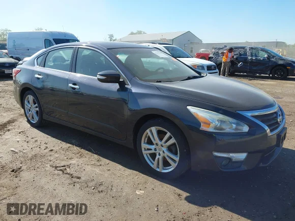 ✅ 2013 Nissan Altima SV • VIN: 1N4BL3AP0DC162587 • Lot: 45098326. Wystawiony na IAAI z przebiegiem 138 912 mil. Bezpłatny archiwum sprzedaży aukcyjnych z USA i szczegółowy raport historii pojazdu na DreamBid. Zdjęcie 1.