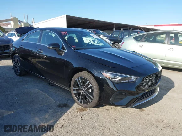 ✅ 2024 Mercedes-Benz CLA 250 • VIN: W1K5J4GB0RN453199 • Lot: 42997699. Wystawiony na IAAI z przebiegiem 9 579 mil. Bezpłatny archiwum sprzedaży aukcyjnych z USA i szczegółowy raport historii pojazdu na DreamBid. Zdjęcie 1.