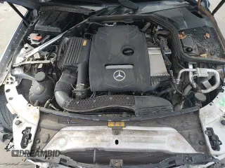 ✅ 2018 Mercedes-Benz C 300 • VIN: 55SWF4JB6JU260615 • Lot: 85308195. Wystawiony na Copart z przebiegiem 64 256 mil. Bezpłatny archiwum sprzedaży aukcyjnych z USA i szczegółowy raport historii pojazdu na DreamBid. Zdjęcie 15.