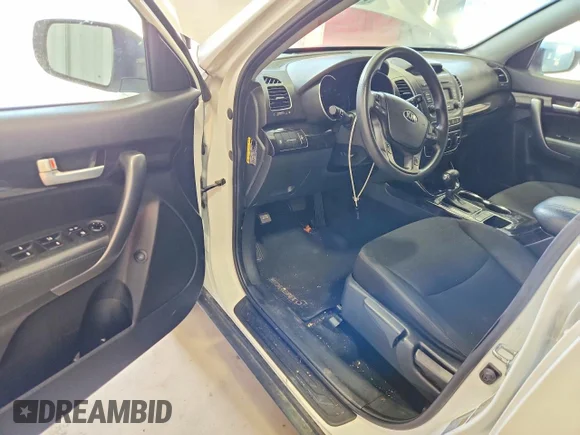 ✅ 2014 Kia Sorento LX • VIN: 5XYKT3A6XEG535651 • Lot: 54421856. Listed on Copart with 151,348 mi. Free auction sales archive from the USA and detailed vehicle history report at DreamBid. Image 8.