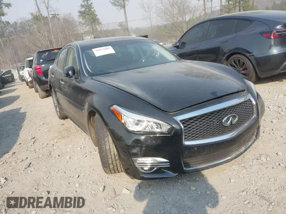 ✅ 2015 Infiniti Q70 • VIN: JN1BY1AP4FM540362 • Lot: 44452005. Wystawiony na IAAI z przebiegiem 111 759 mil. Bezpłatny archiwum sprzedaży aukcyjnych z USA i szczegółowy raport historii pojazdu na DreamBid. Zdjęcie 1.