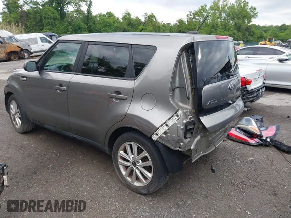 ✅ 2018 Kia Soul + • VIN: KNDJP3A50J7573405 • Лот: 45082613. Опубліковано раніше на IAAI з пробігом 119 525 миль. Безкоштовний доступ до архіву аукціонних продажів зі США та докладний звіт про історію автомобіля на DreamBid. Зображення 3.