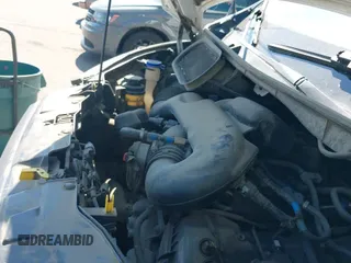 ✅ 2018 Ford Transit • VIN: 1FTYR2XM6JKA64028 • Lot: 43053493. Wystawiony na IAAI z przebiegiem 245 131 mil. Bezpłatny archiwum sprzedaży aukcyjnych z USA i szczegółowy raport historii pojazdu na DreamBid. Zdjęcie 18.