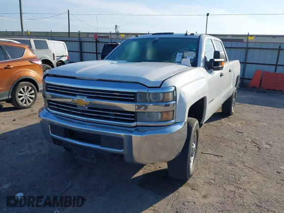 ✅ 2015 Chevrolet Silverado 2500HD Work Truck • VIN: 1GC1KUEG8FF648770 • Lot: 41697062. Wystawiony na IAAI z przebiegiem Nie podano. Bezpłatny archiwum sprzedaży aukcyjnych z USA i szczegółowy raport historii pojazdu na DreamBid. Zdjęcie 2.