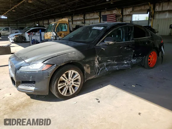 ✅ 2017 Jaguar XF 35t Premium • VIN: SAJBD4BV2HCY32769 • Лот: 59123536. Опубліковано раніше на Copart з пробігом 109 794 миль. Безкоштовний доступ до архіву аукціонних продажів зі США та докладний звіт про історію автомобіля на DreamBid. Зображення 1.