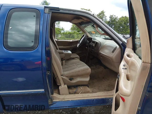 ✅ 1997 Ford F-150 XL • VIN: 1FTDX1863VNA76060 • Lot: 45235031. Wystawiony na IAAI z przebiegiem 155 401 mil. Bezpłatny archiwum sprzedaży aukcyjnych z USA i szczegółowy raport historii pojazdu na DreamBid. Zdjęcie 5.