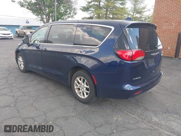 ✅ 2020 Chrysler Voyager LX • VIN: 2C4RC1CG6LR176140 • Lot: 44968740. Wystawiony na IAAI z przebiegiem 99 015 mil. Bezpłatny archiwum sprzedaży aukcyjnych z USA i szczegółowy raport historii pojazdu na DreamBid. Zdjęcie 3.