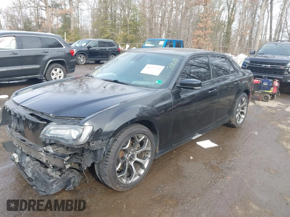 ✅ 2018 Chrysler 300 S • VIN: 2C3CCABG7JH291828 • Lot: 44327235. Wystawiony na IAAI z przebiegiem 130 451 mil. Bezpłatny archiwum sprzedaży aukcyjnych z USA i szczegółowy raport historii pojazdu na DreamBid. Zdjęcie 2.